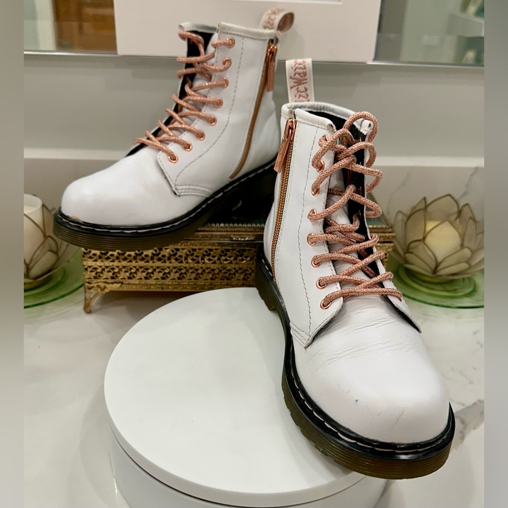 Dr Martens White Leather /Rose Gold Side-Zip Moto/Combat Boots VGUC